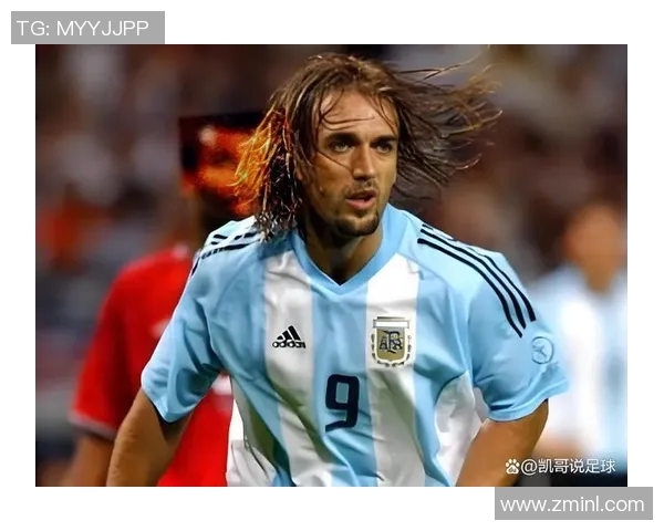 超越质疑的足球传奇人物崛起之路与辉煌成就揭秘